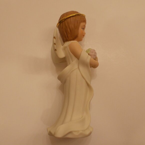 Porcelain Guardian Angel Figurine Gold Halo 4.5in. Tall NEW - Picture 4 of 8